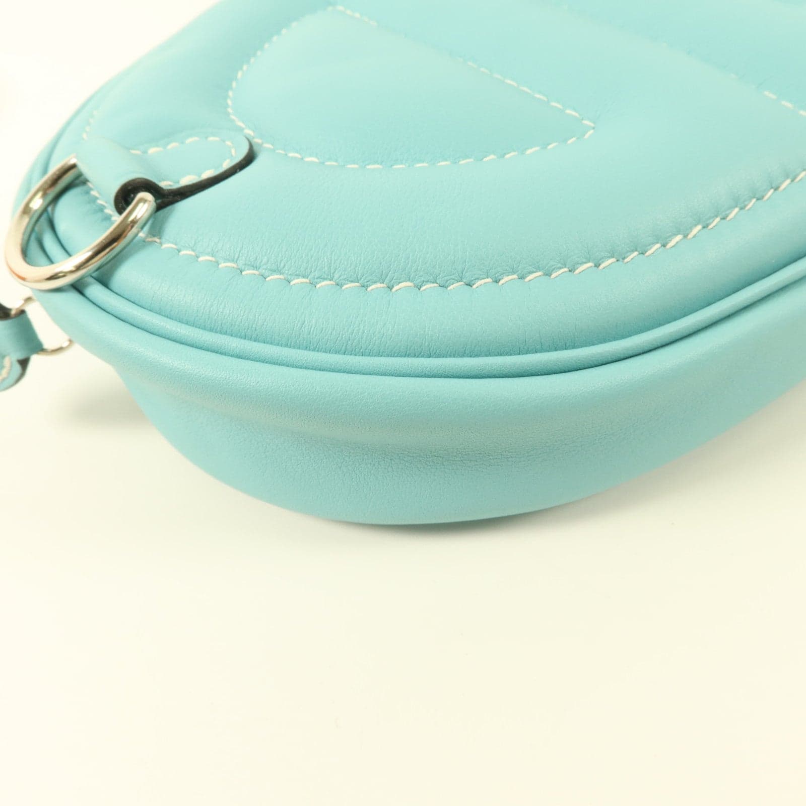 LOUIS VUITTON Loop 肩背包 牛皮